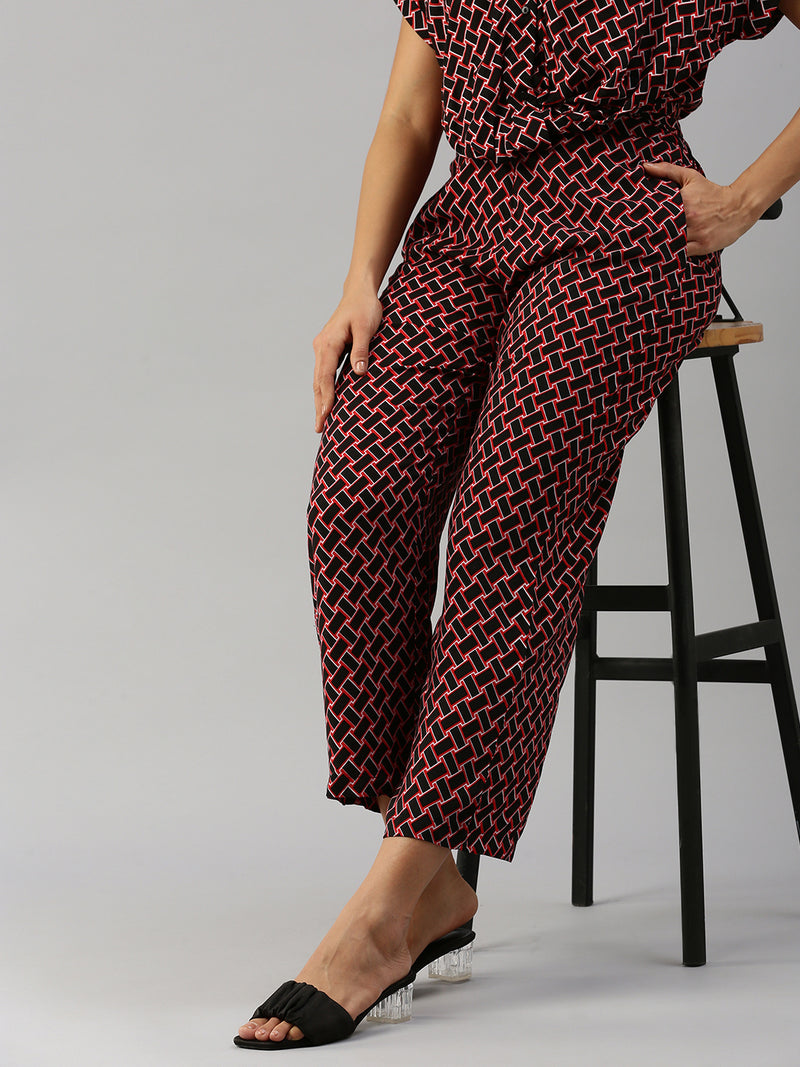 De Moza Women Printed Straight Pants in Black & Red