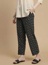 De Moza Women Woven Rayon Straight Fit Printed Straight Pant with Functional Pockets Black - De Moza