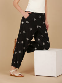 De Moza Women Woven Rayon loosed Fit Palazzo with Functional Pockets Black