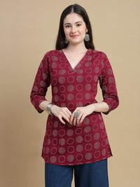 De Moza Women Woven Viscose Regular Fit Kurta with V-Neck and 3/4th Sleeves Burgandy - De Moza