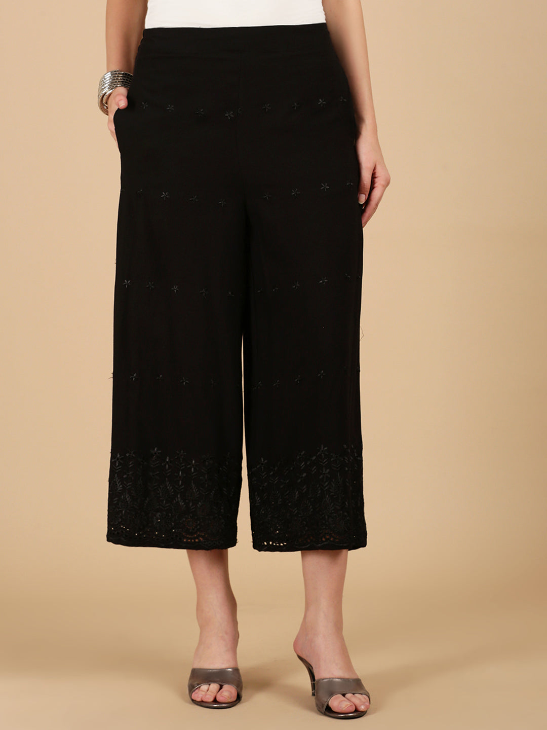 De Moza Women Woven Viscose Relaxed Fit Culottes with Functional Pockets Black