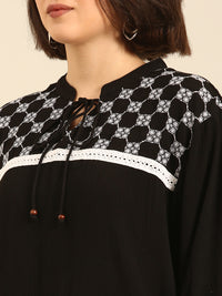 Top Embroidered-Black - De Moza