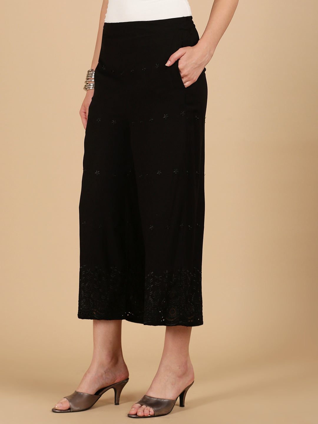 De Moza Women Woven Viscose Relaxed Fit Culottes with Functional Pockets Black
