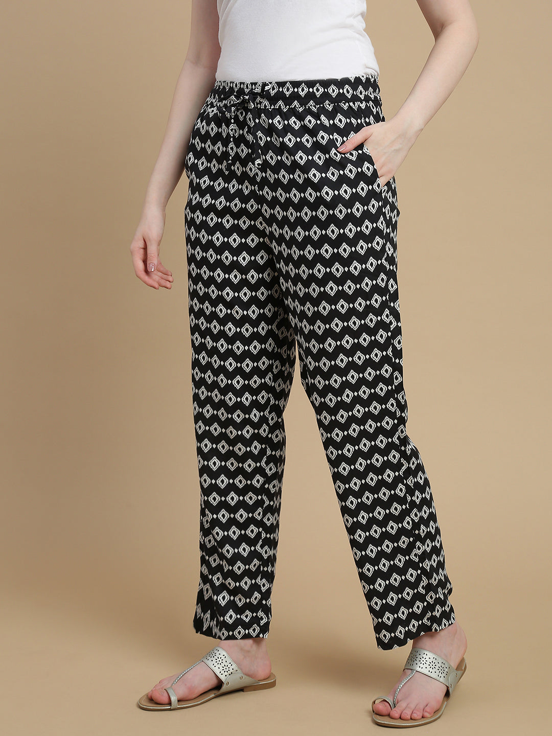 De Moza Women Woven Rayon Straight Fit Printed Straight Pant with Functional Pockets Black - De Moza