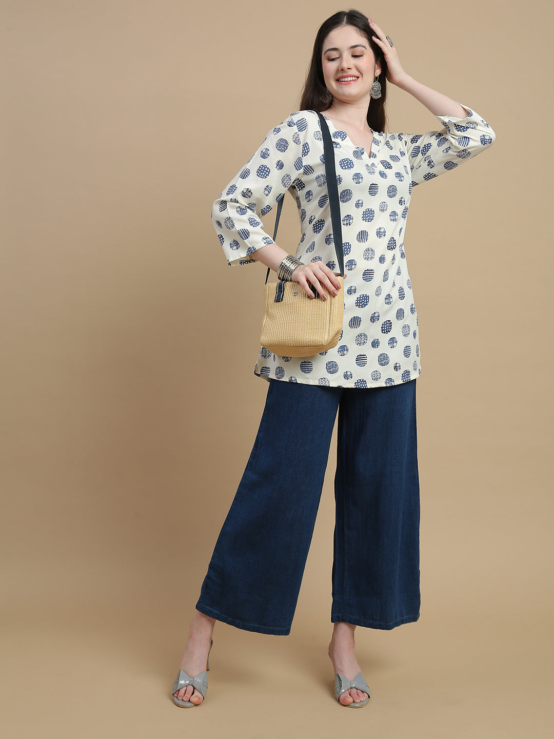 De Moza Women Woven Viscose Regular Fit Kurta with V-Neck and 3/4th Sleeves Offwhite - De Moza