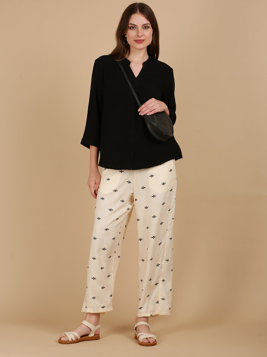 De Moza Women Woven Rayon loosed Fit Palazzo with Functional Pockets Cream