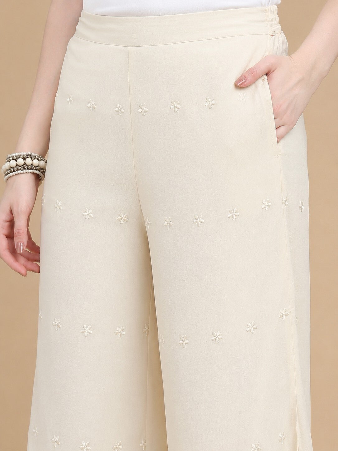 De Moza Women Woven Viscose Relaxed Fit Culottes with Functional Pockets Natural - De Moza