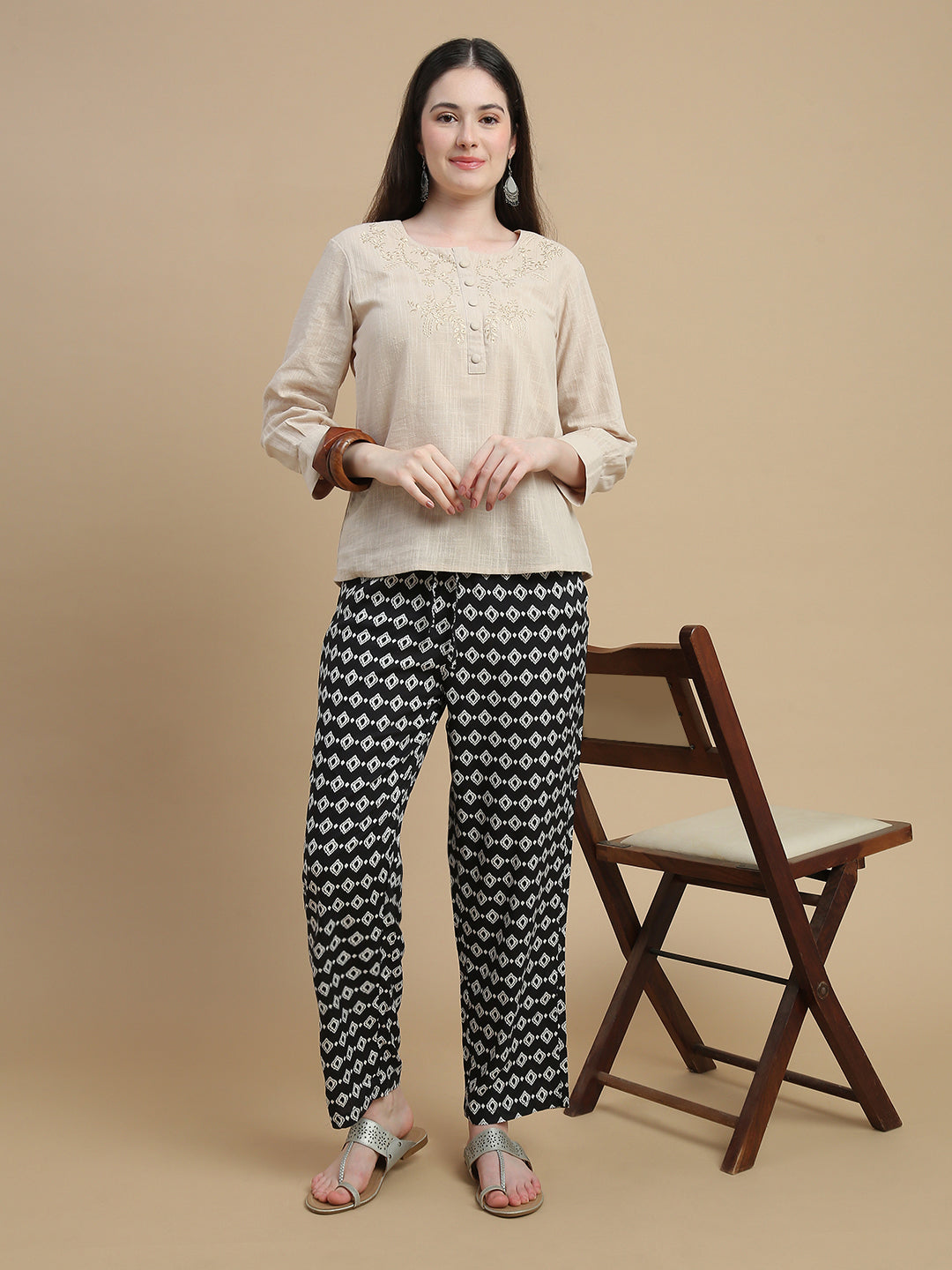 De Moza Women Woven Rayon Straight Fit Printed Straight Pant with Functional Pockets Black - De Moza