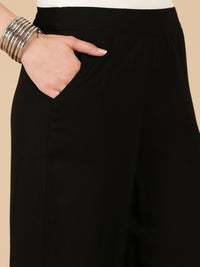De Moza Women Woven Rayon loosed Fit Palazzo with Functional Pockets Black