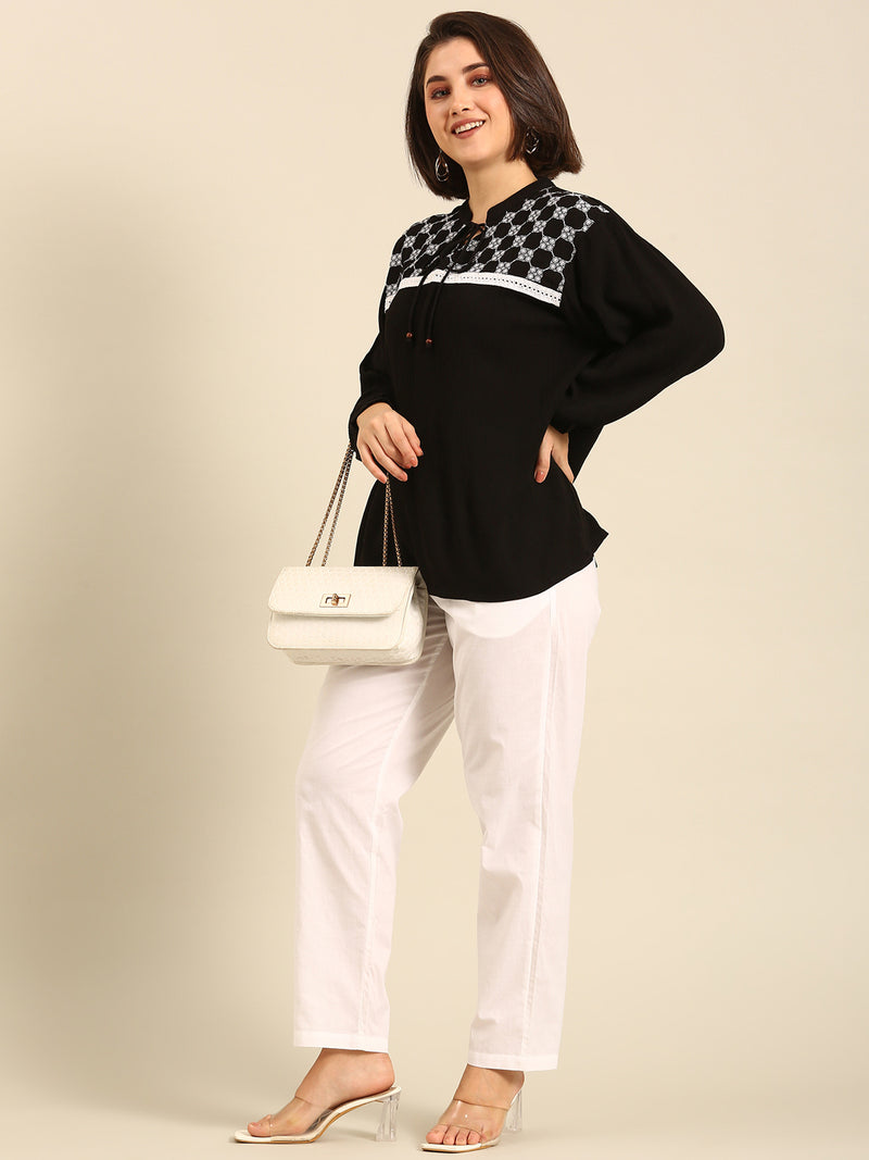 Top Embroidered-Black - De Moza