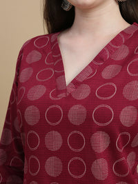 De Moza Women Woven Viscose Regular Fit Kurta with V-Neck and 3/4th Sleeves Burgandy - De Moza
