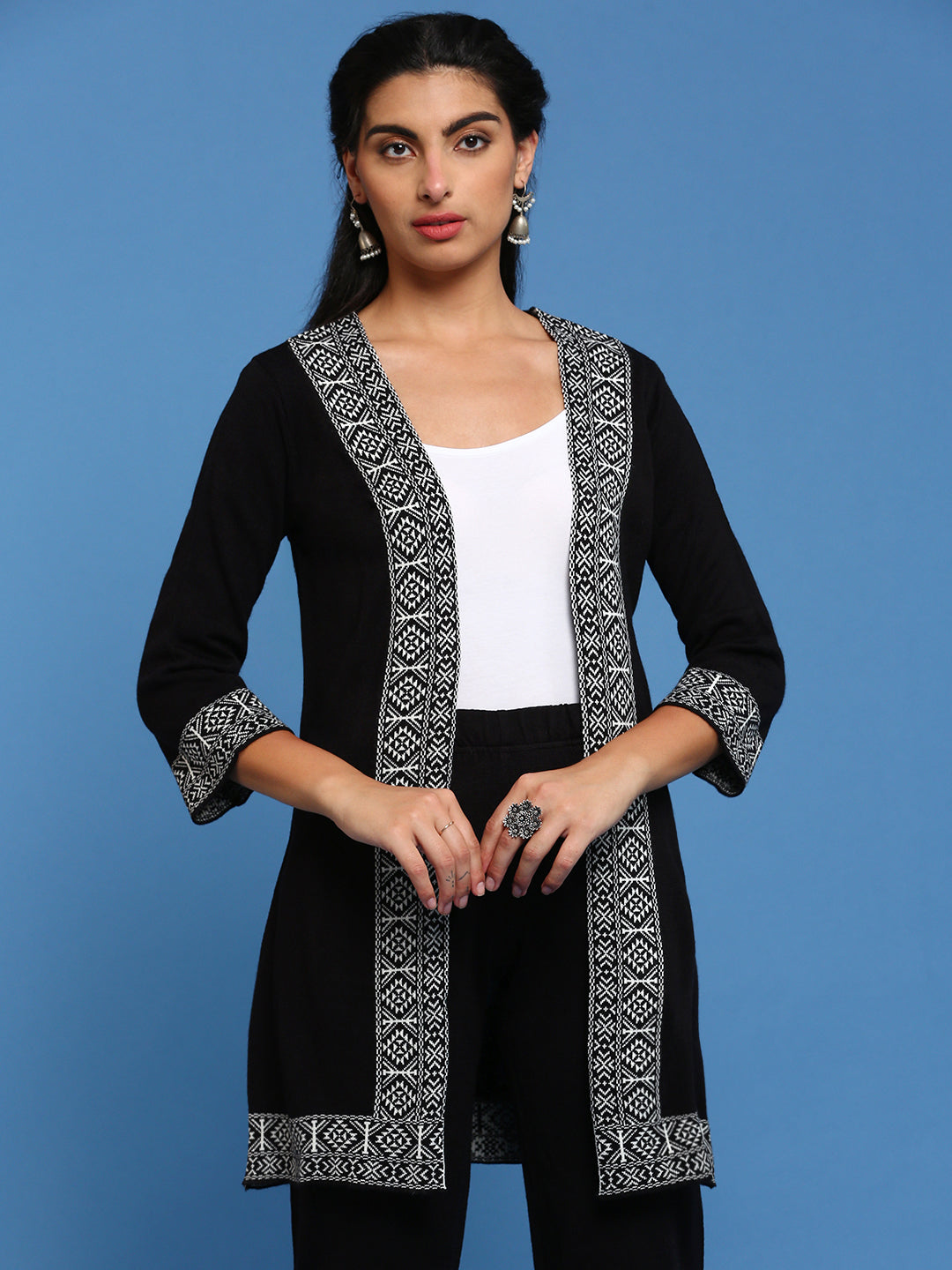 De Moza Women’s Long Length Shrug Black