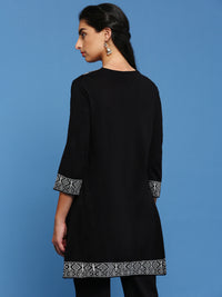 De Moza Women’s Long Length Shrug Black